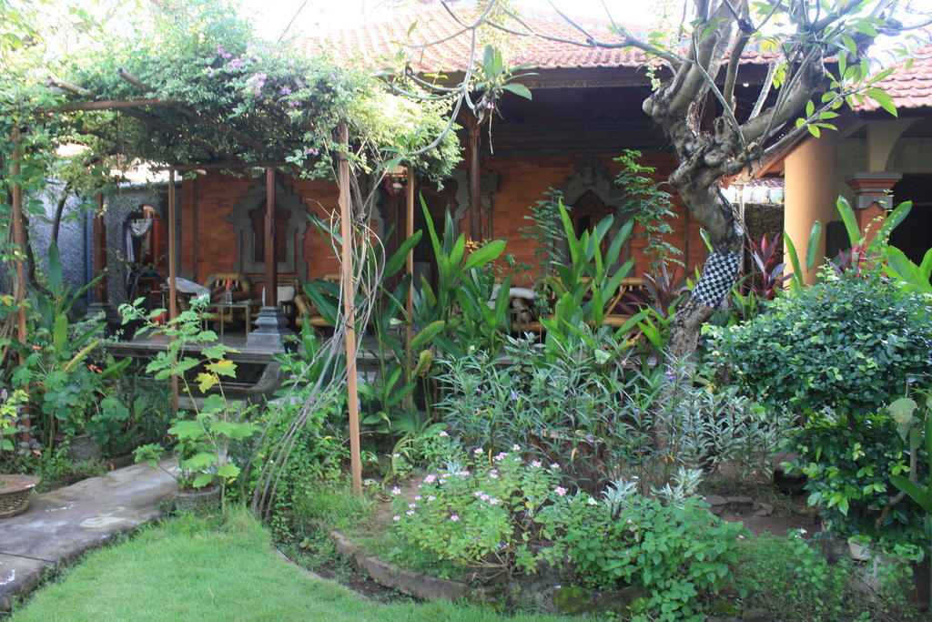 Cleopatra Beach Bungalows Hotel Lovina Kültér fotó